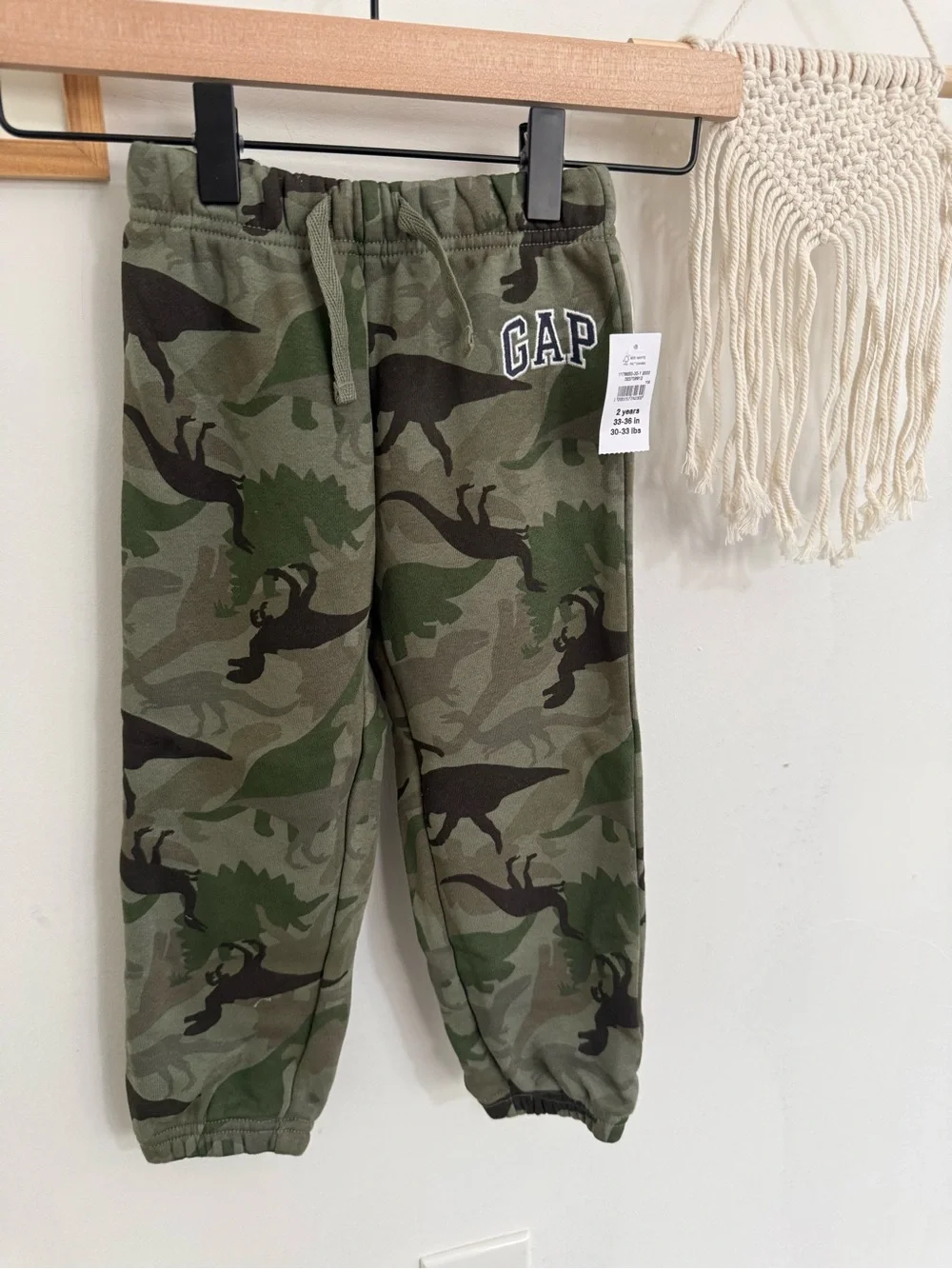 GAP - 2y - NWT camo dino sweatpants